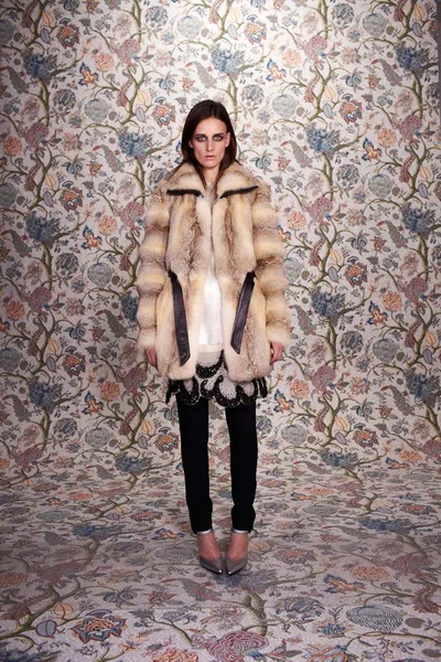 Look 28